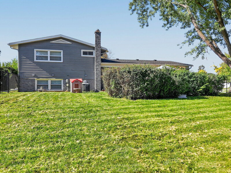 2911 N Dunton Avenue Arlington Heights IL 60004