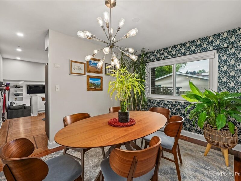 2012 N Kennicott Drive Arlington Heights IL 60004