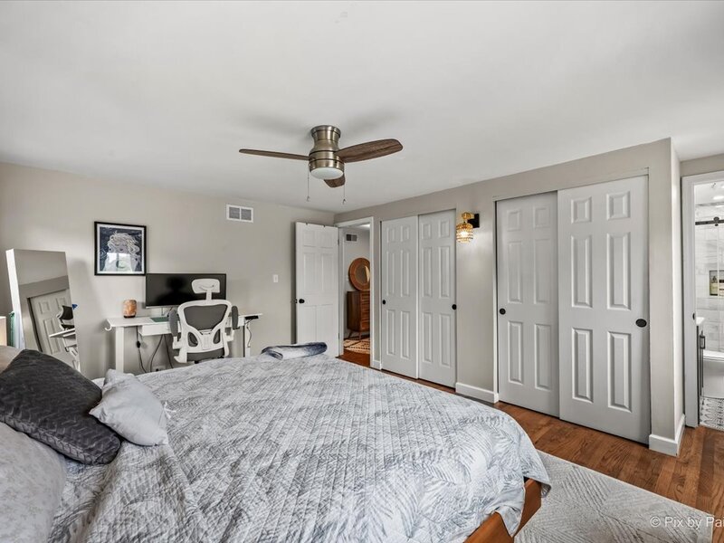 2012 N Kennicott Drive Arlington Heights IL 60004