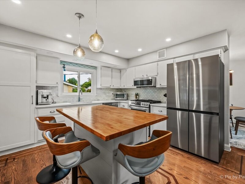 2012 N Kennicott Drive Arlington Heights IL 60004