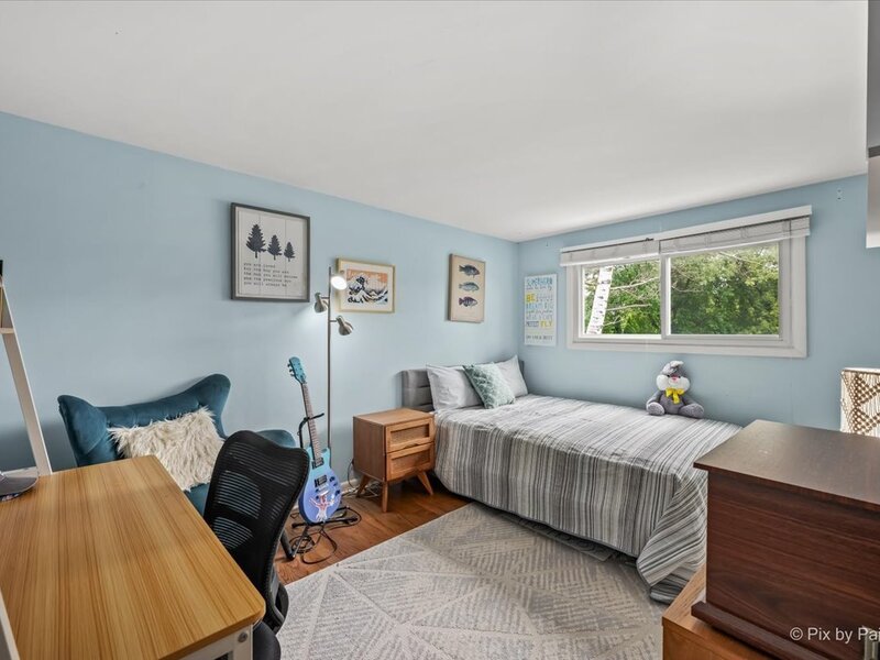 2012 N Kennicott Drive Arlington Heights IL 60004