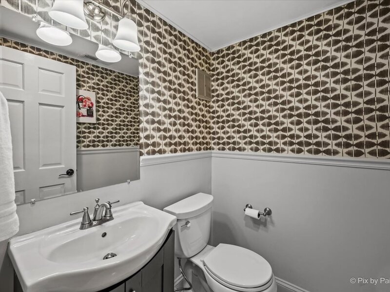 2012 N Kennicott Drive Arlington Heights IL 60004