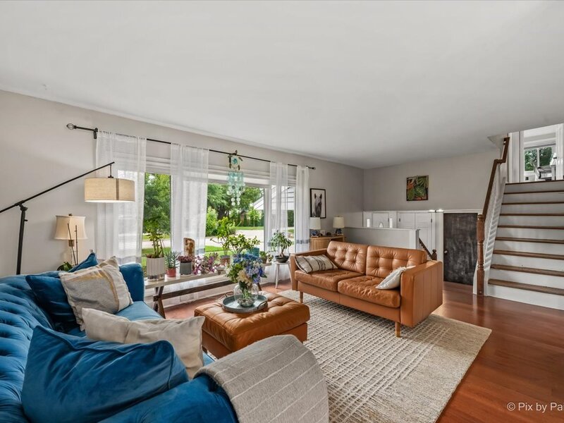 2012 N Kennicott Drive Arlington Heights IL 60004