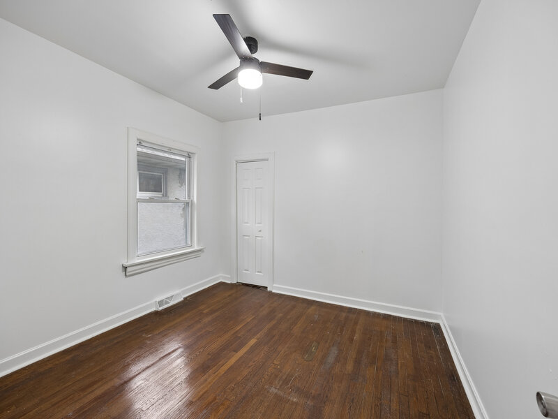 7638 S Merrill Avenue Chicago IL 60649