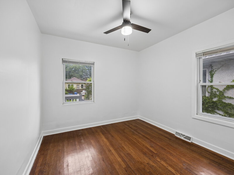 7638 S Merrill Avenue Chicago IL 60649