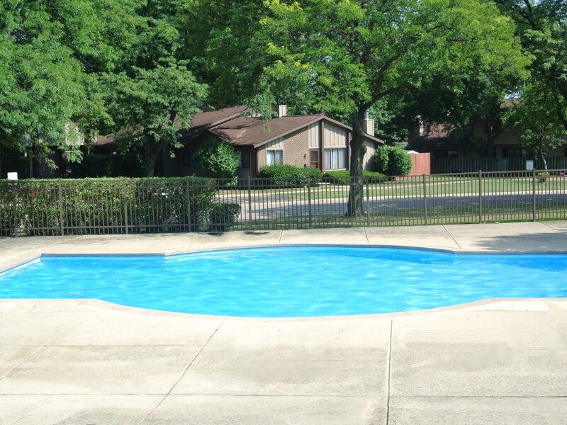 563 Forum Drive Roselle IL 60172
