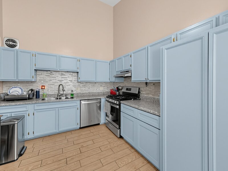 563 Forum Drive Roselle IL 60172