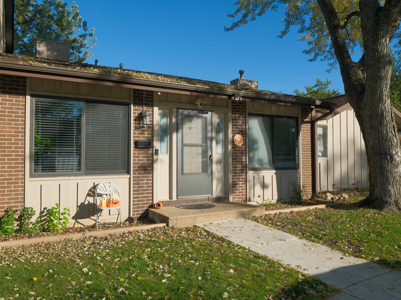 563 Forum Drive Roselle IL 60172
