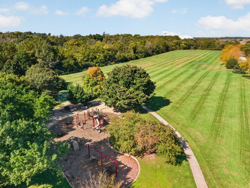 2264 Summerlin Drive Aurora IL 60503