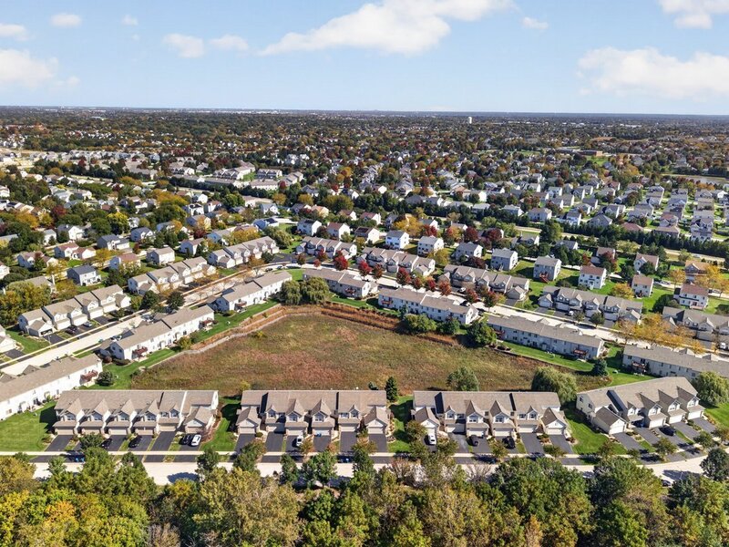 2264 Summerlin Drive Aurora IL 60503