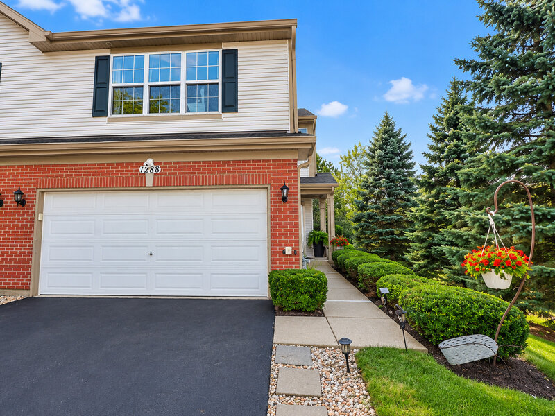 1288 W Black Wolf Road Round Lake IL 60073