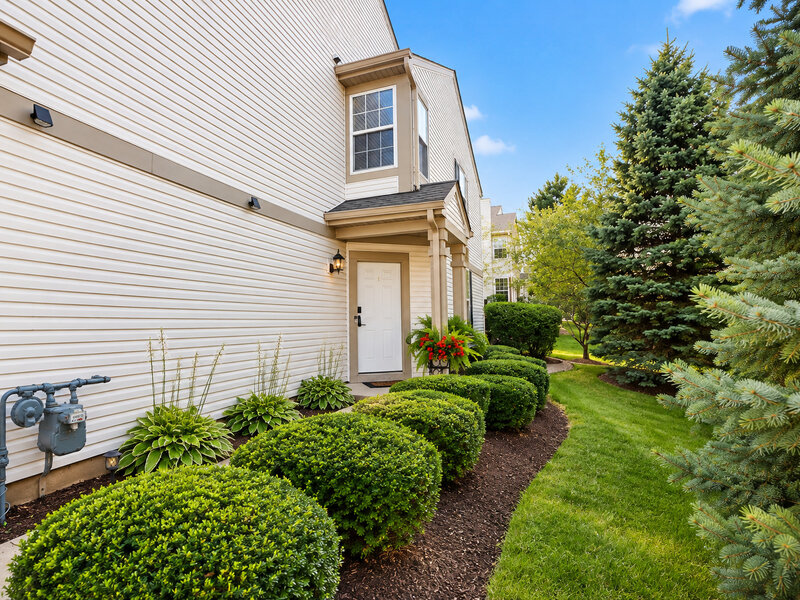 1288 W Black Wolf Road Round Lake IL 60073
