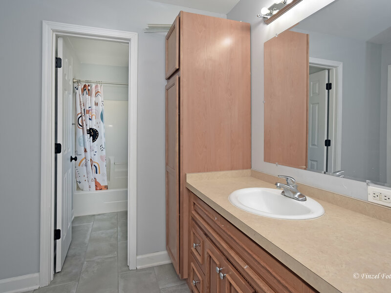 1290 Savanna Lane Woodstock IL 60098