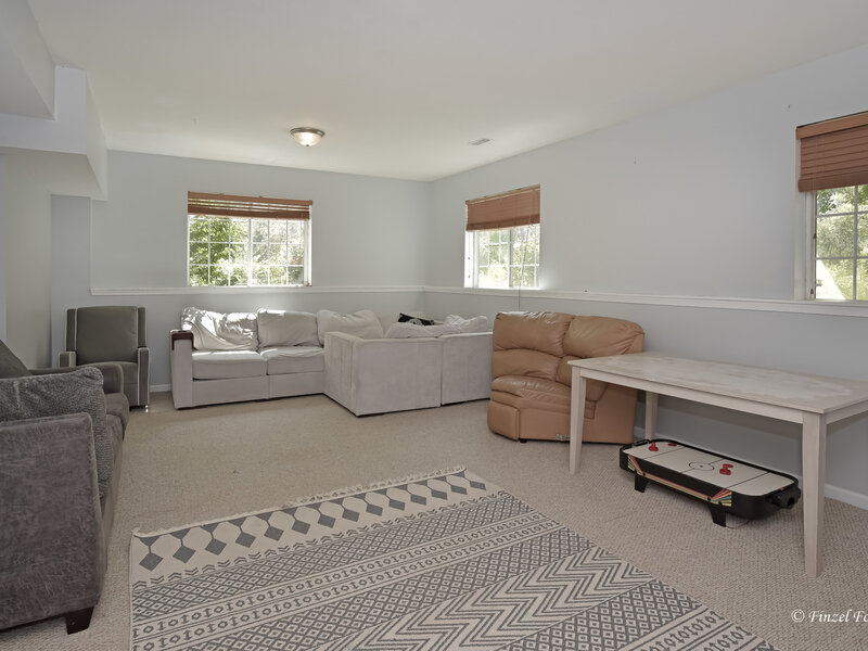 1290 Savanna Lane Woodstock IL 60098