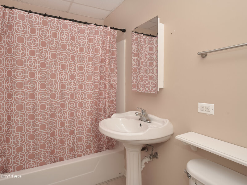 1290 Savanna Lane Woodstock IL 60098