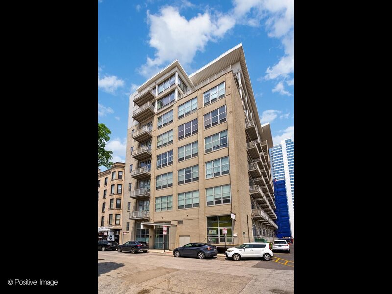 770 W Gladys Avenue Chicago IL 60661