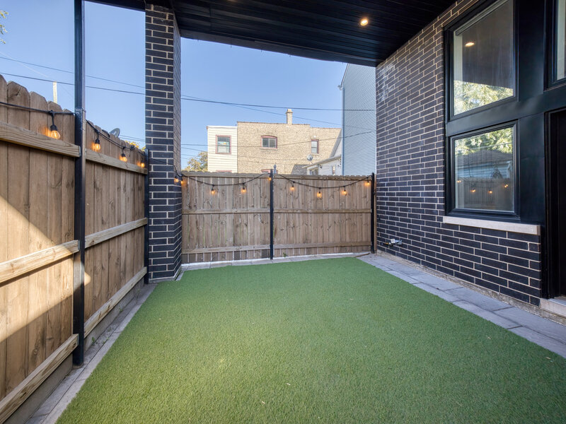 2438 N Western Avenue Chicago IL 60647