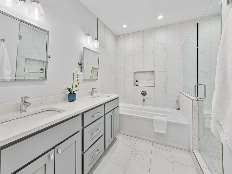 2438 N Western Avenue Chicago IL 60647