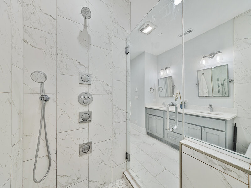 2438 N Western Avenue Chicago IL 60647