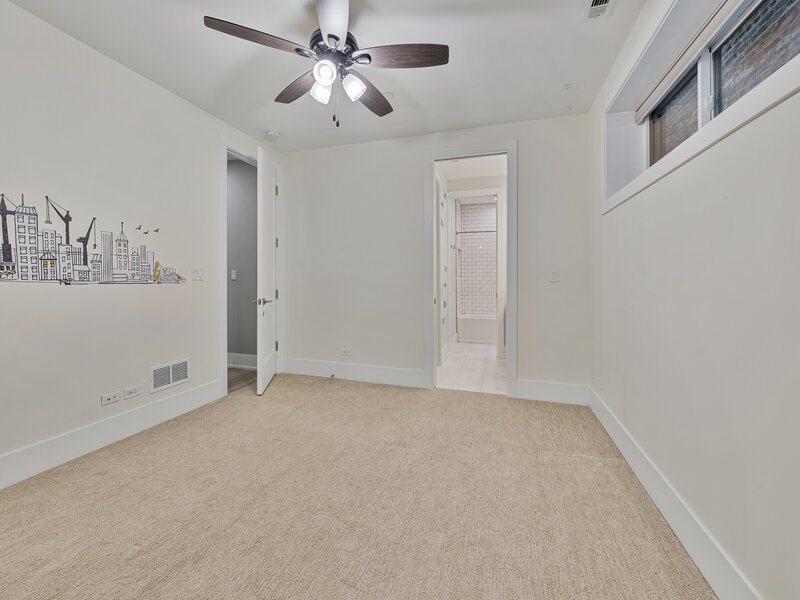 2438 N Western Avenue Chicago IL 60647