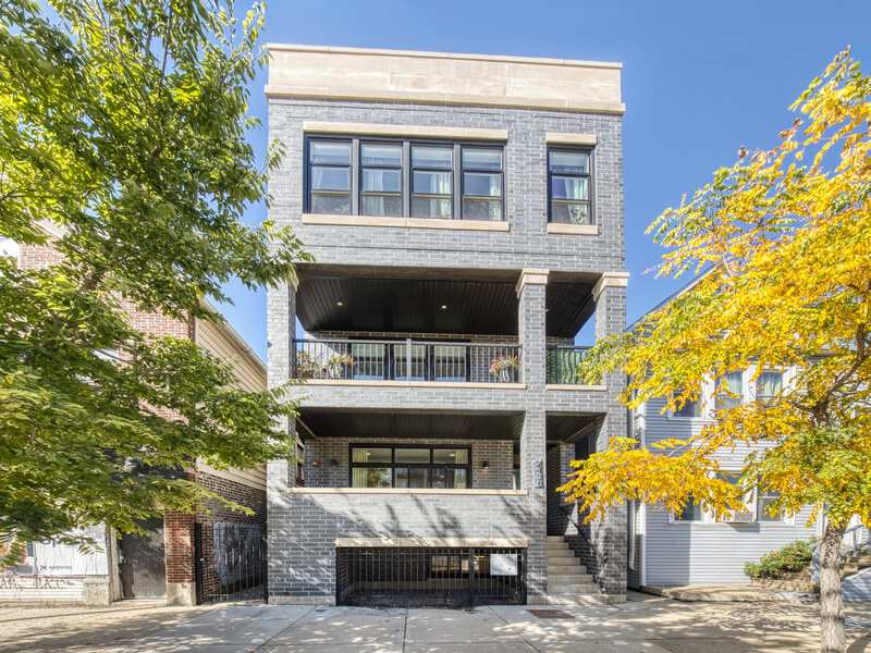 2438 N Western Avenue Chicago IL 60647