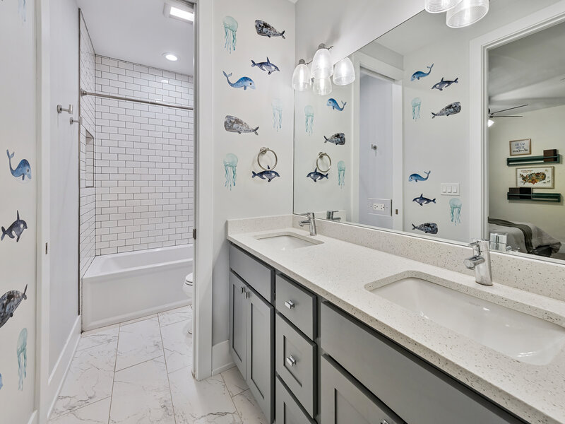2438 N Western Avenue Chicago IL 60647