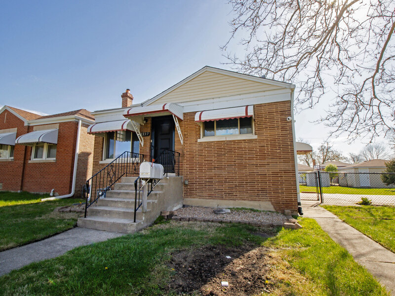 2337 Park Avenue North Riverside IL 60546