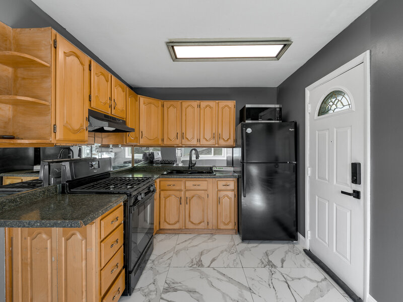 304 Hamrick Avenue Romeoville IL 60446