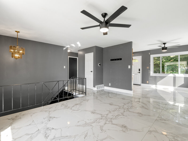304 Hamrick Avenue Romeoville IL 60446