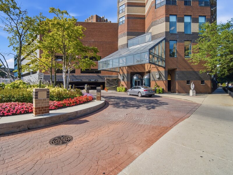 3660 N Lake Shore Drive Chicago IL 60613
