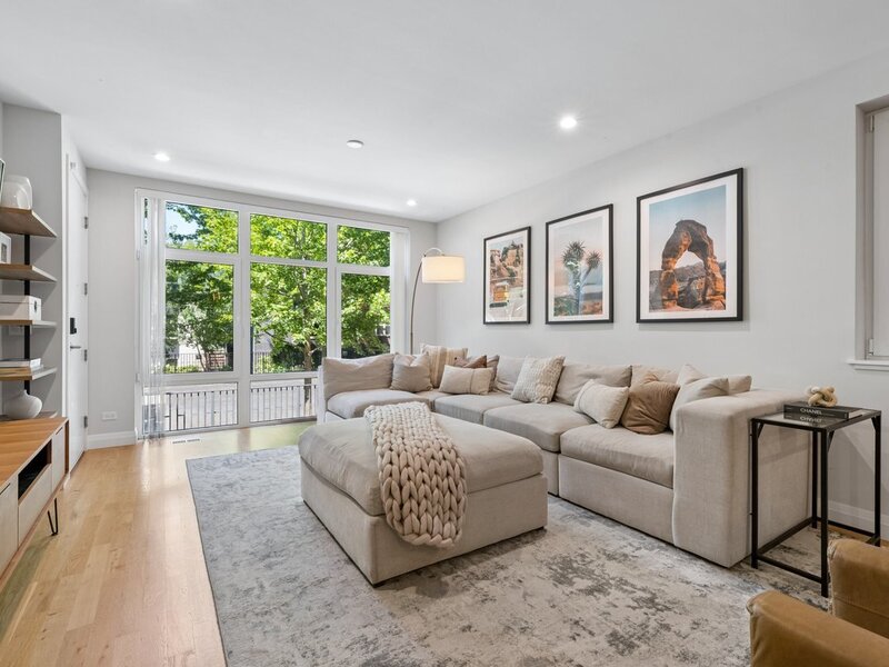 2719 W Haddon Avenue Chicago IL 60622