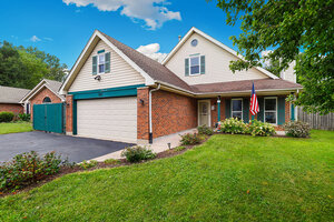 Photo of 340 Homewood Drive Bolingbrook IL 60440