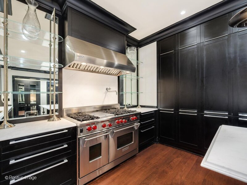 159 E Walton Place Chicago IL 60611