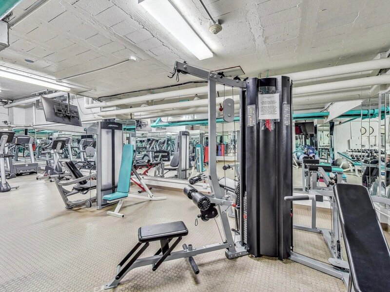 850 N Dewitt Place Chicago IL 60611