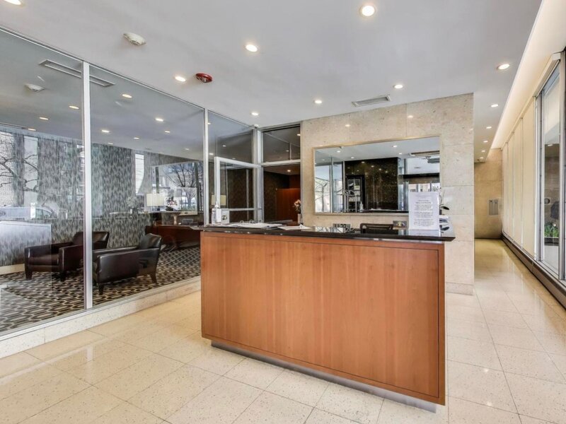 850 N Dewitt Place Chicago IL 60611