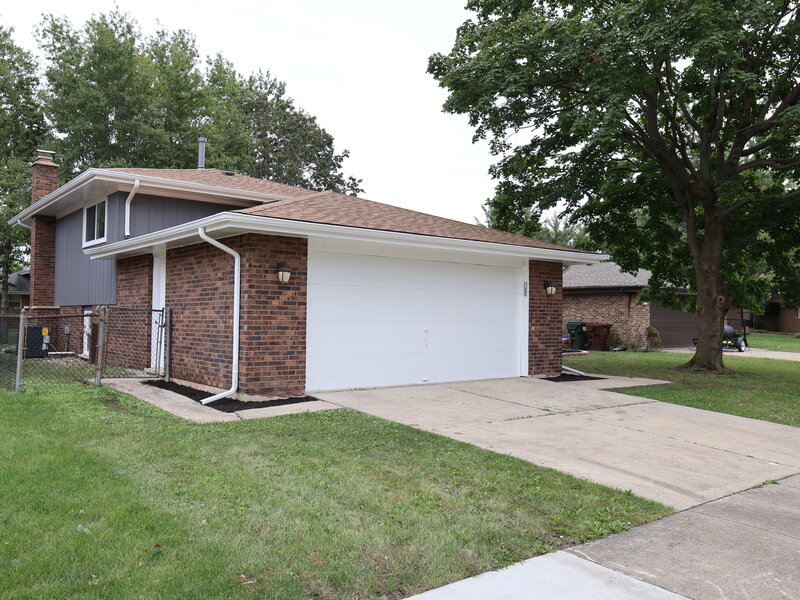 5 Lakewood Court Park Forest IL 60466
