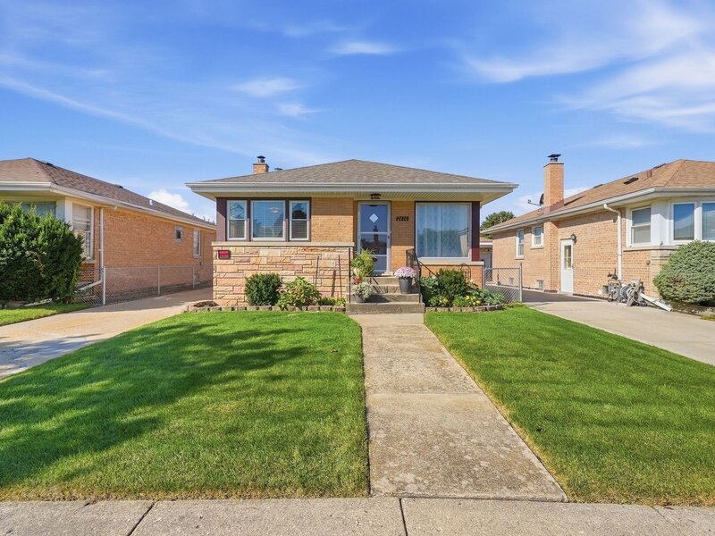2416 Ernst Street Franklin Park IL 60131
