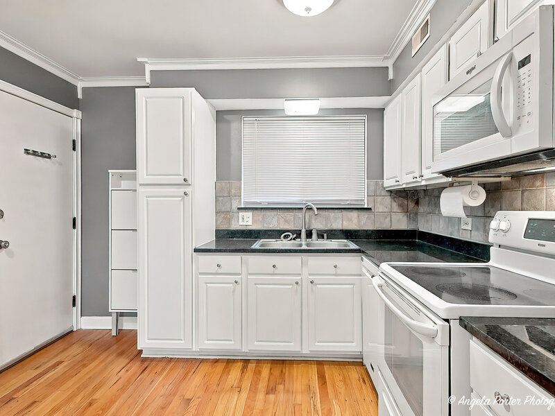 9402 Bay Colony Drive Des Plaines IL 60016