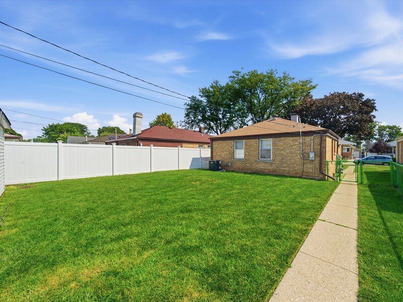 3536 Ernst Street Franklin Park IL 60131