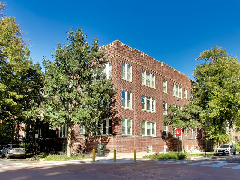 5853 N Glenwood Avenue Chicago IL 60660