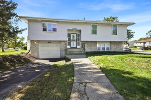 Photo of 17000 Pine Court Hazel Crest IL 60429