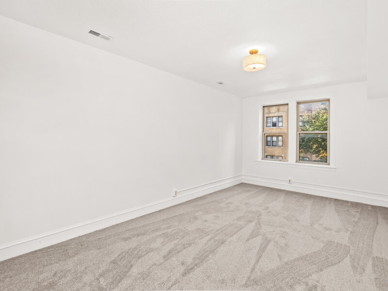 7012 S Paxton Avenue Chicago IL 60649