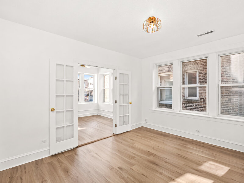 7012 S Paxton Avenue Chicago IL 60649