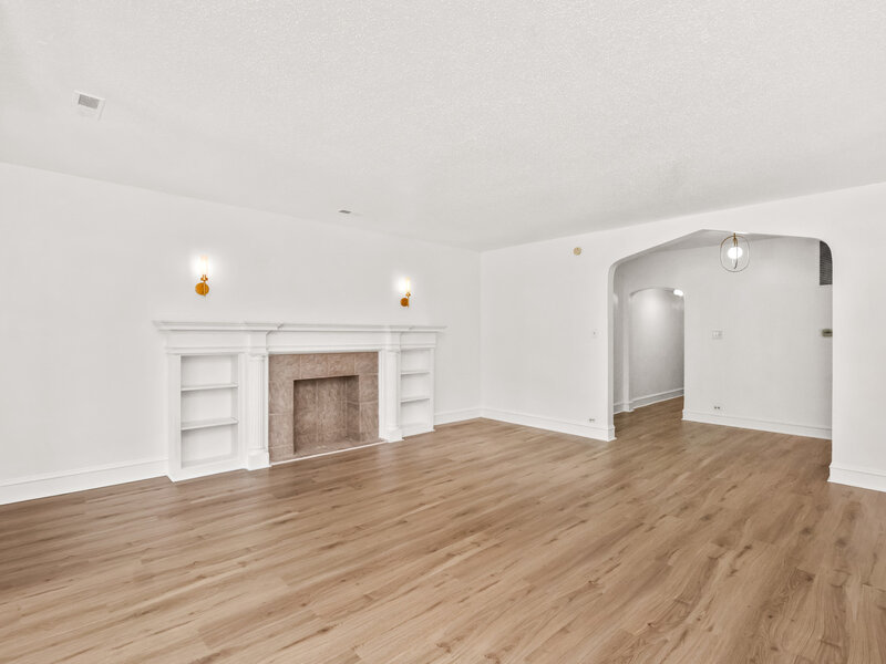 7012 S Paxton Avenue Chicago IL 60649