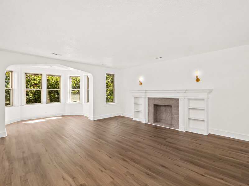 7012 S Paxton Avenue Chicago IL 60649