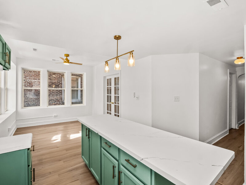 7012 S Paxton Avenue Chicago IL 60649