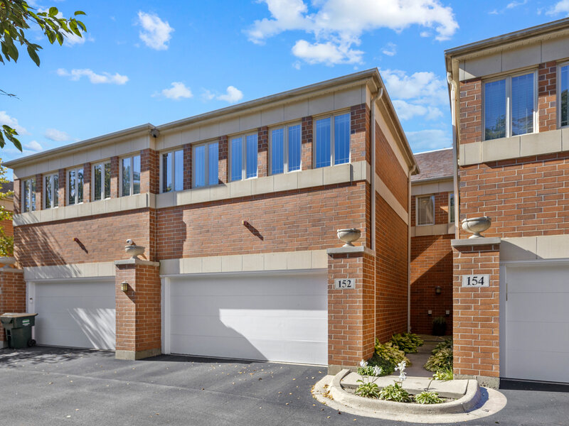 152 Finstad Drive Libertyville IL 60048