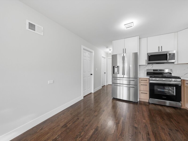 4541 S Leclaire Avenue Chicago IL 60638