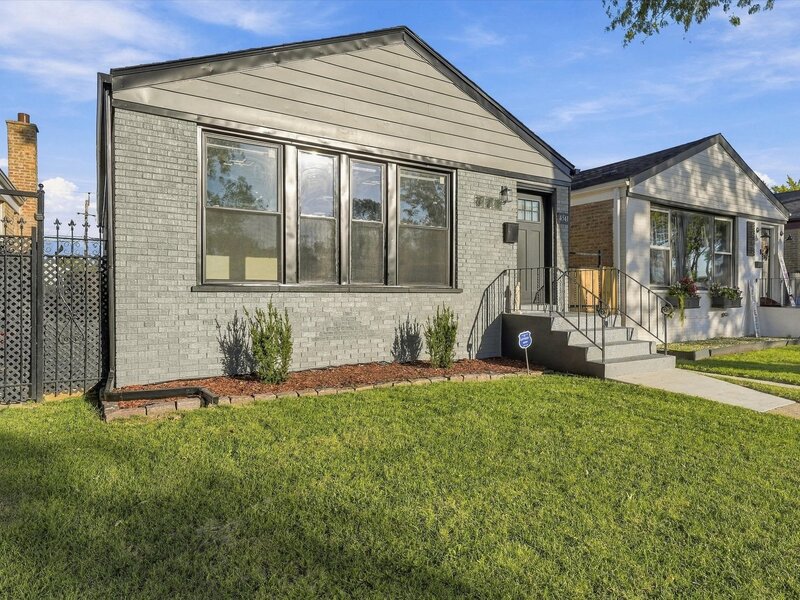 4541 S Leclaire Avenue Chicago IL 60638