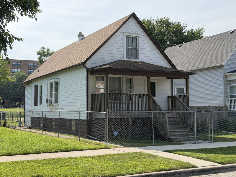 10222 S Indiana Avenue Chicago IL 60628